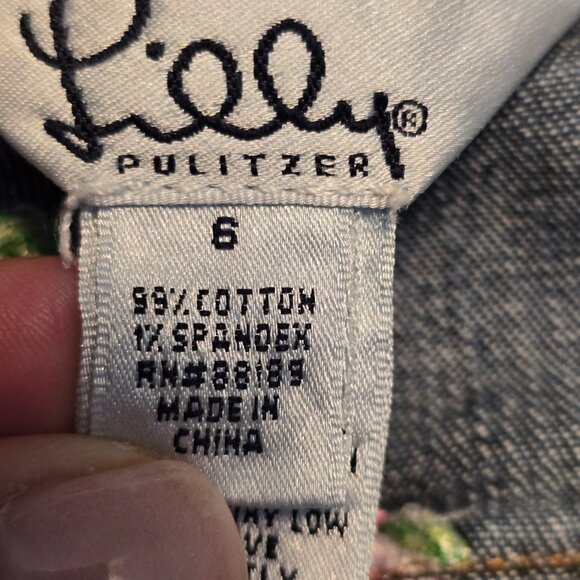 Lilly Pulitzer Women 6 Embroidered Strawberries Stretch Shorts Jean Cut Off - Picture 9 of 16